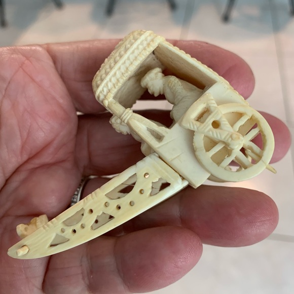 Vintage bone or Ivory carving - Picture 6 of 11